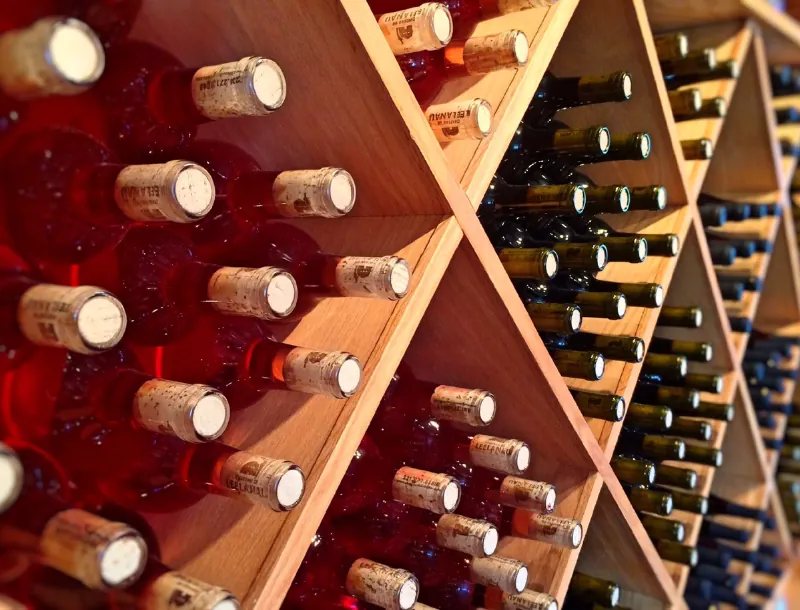 Notre histoire, 3 generations se succedent-Vignoble de la Mulonnière-Vins Coteaux du Layon-Crémant de Loire-jus de raisin sans alcool-millésime-vin-carbernetd'Anjou-Sauvignon- vin AOC et IGP-Produits viticoles-Artisan vigneron-Maine-et-Loire